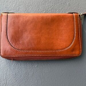 ‎BANANA REPUBLIC LEATHER WALLET